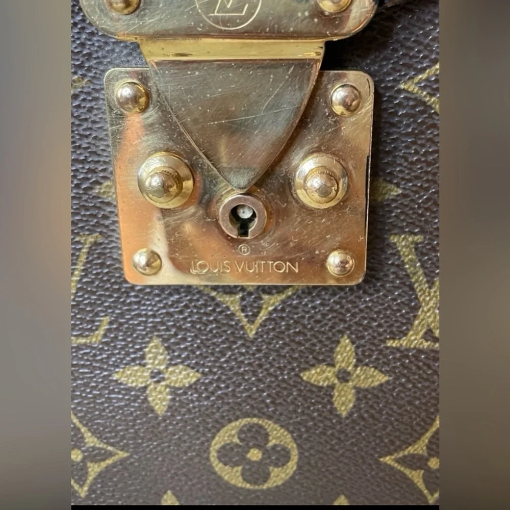 Briefcase - Picture 4 of 13